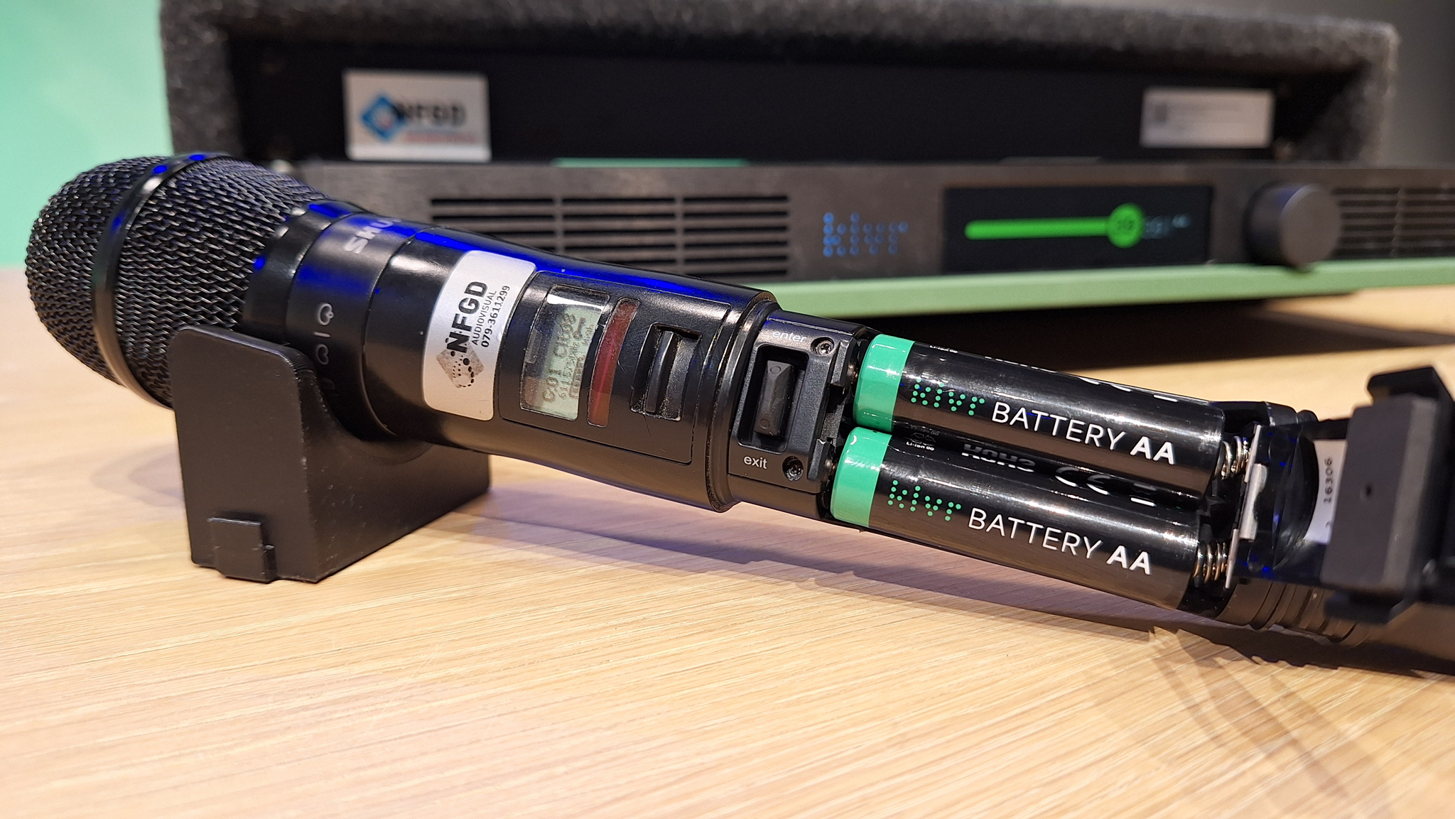 KLVR batteries in wireless microphone of NFGD