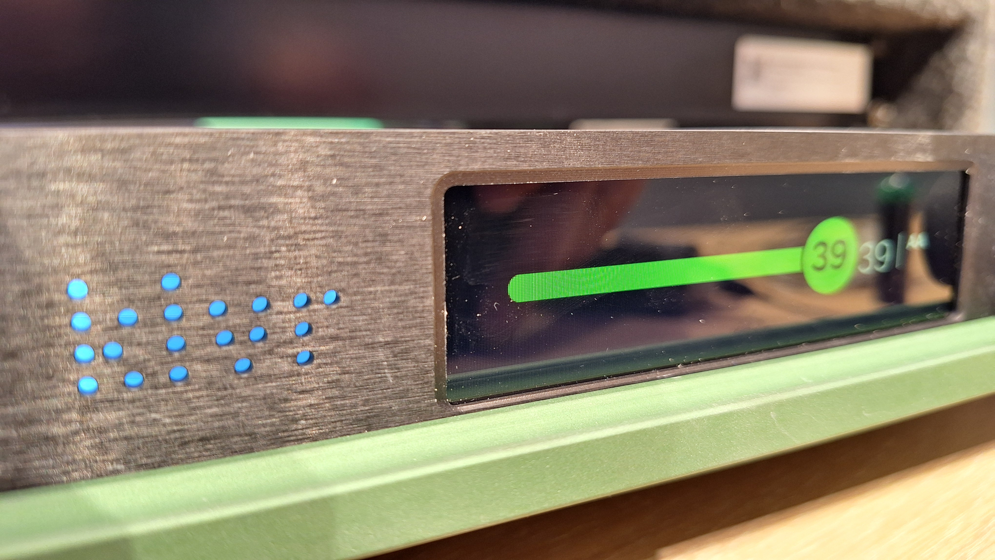 Display showing the status of the charged KLVR batteries